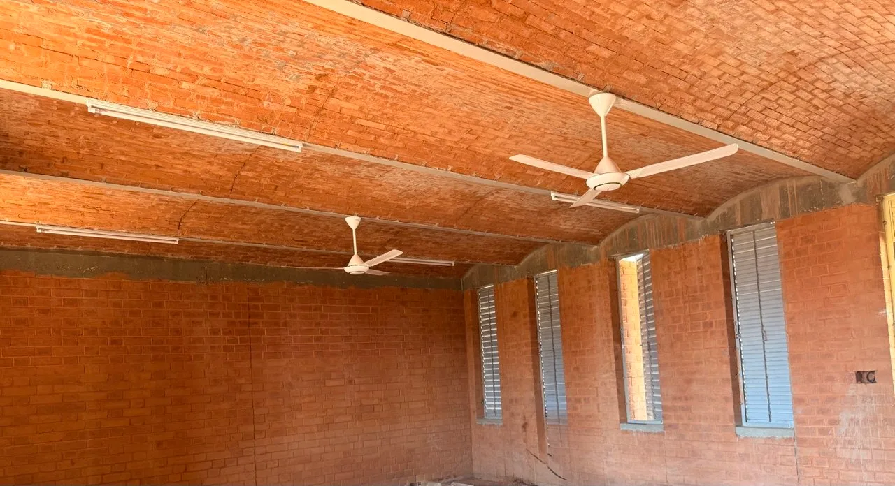 Plafond en voutins de terre compressee, vue interieure