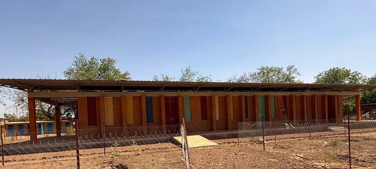 Construction de Trois Écoles et Latrines Éco-durables - Projet BTP CEIR International Ouagadougou (Zagtouli et Bassinko) et Koudougou